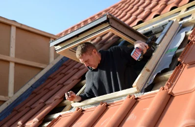 Pose de fenêtres de toit Velux à Verneix